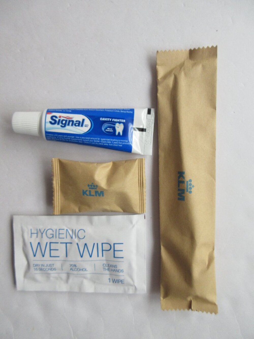KLM Airlines Amenity Kit Pouch 11 pc White Blue Floral Design by Rijks & Rituals - Picture 10 of 14